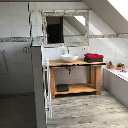 Herzfeldhof * וורפסוודה